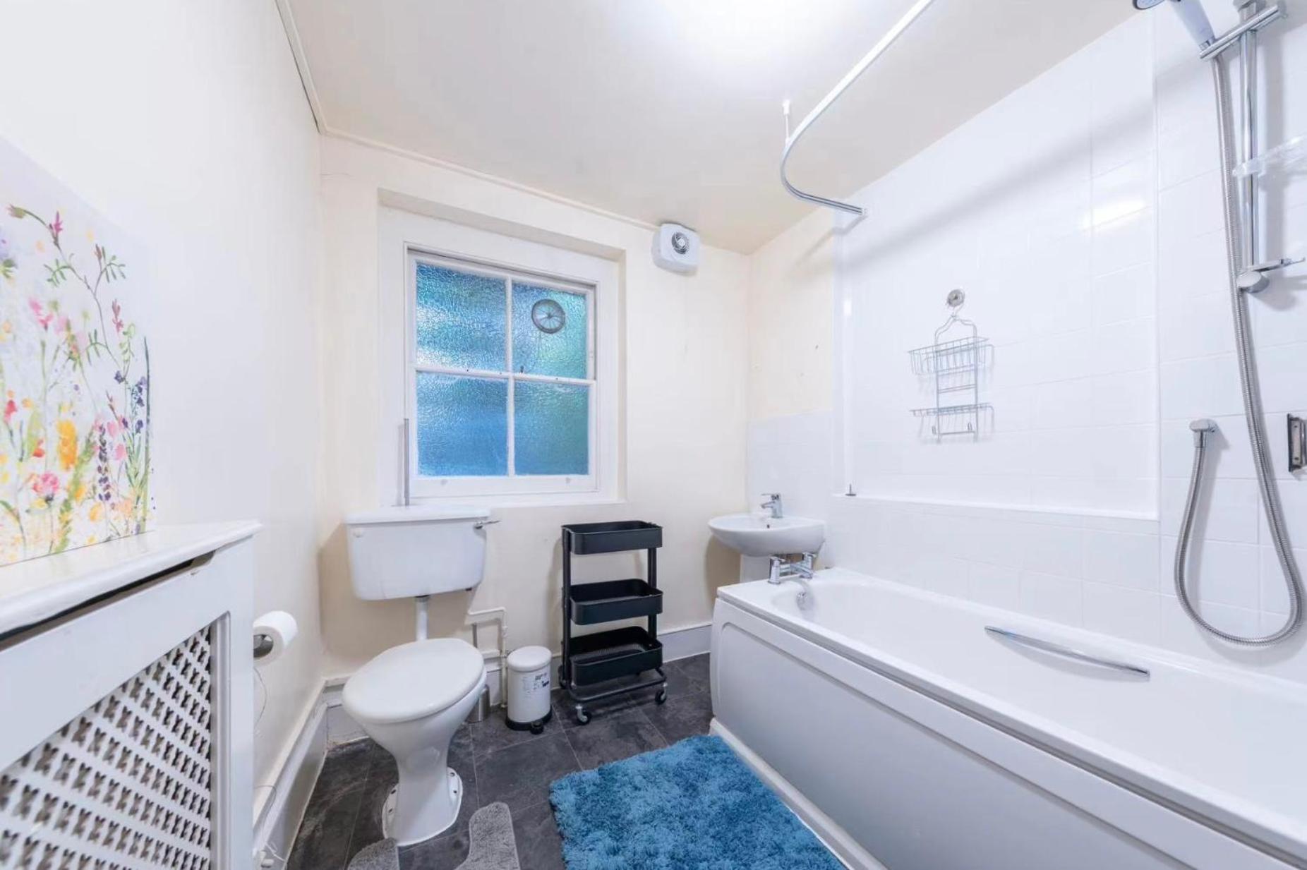 Appartamento For Three In Camden Town *