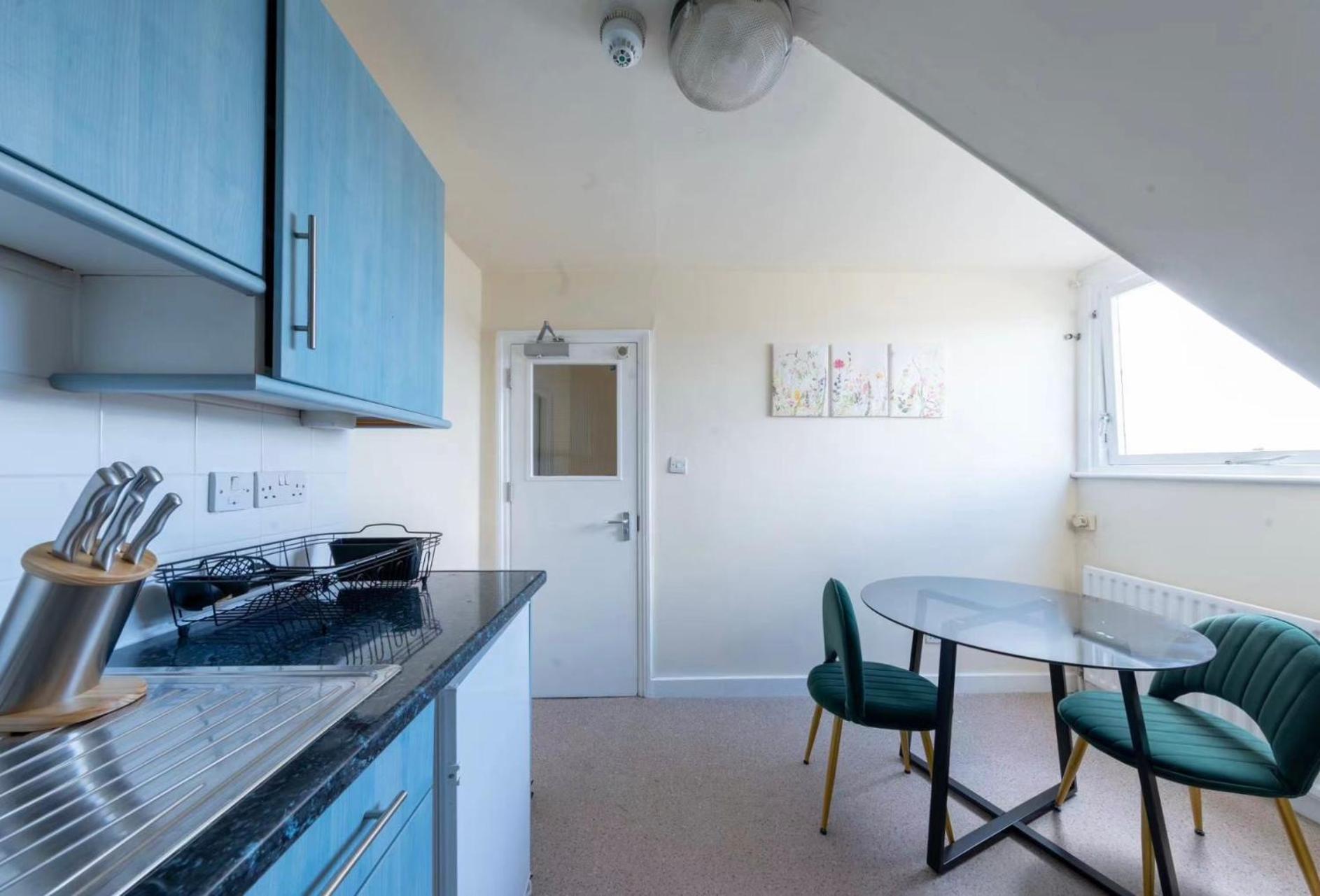 Appartamento For Three In Camden Town Londra