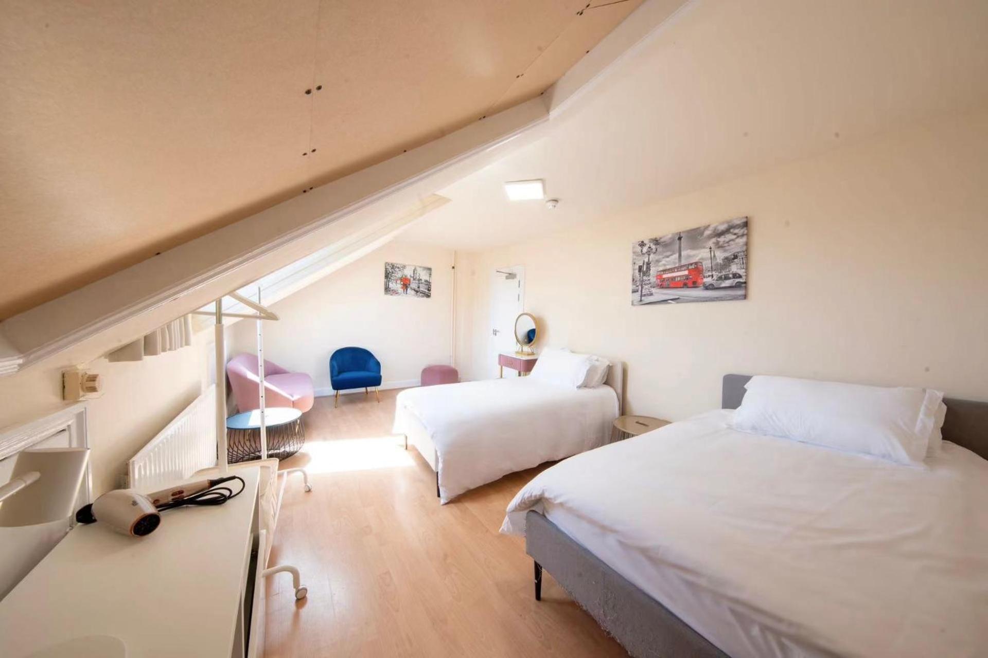 For Three In Camden Town * Londra